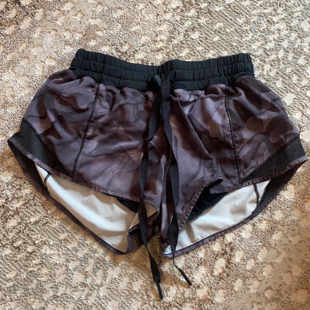 Patterned Lulu lemon athletic shorts